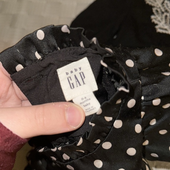 TWO BABY GIRL TOPS FOR SALE SIZE 0-3 MONTHS - Picture 7 of 9